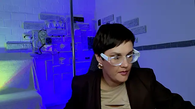 Snapshot of LauraDavidsons chatting on September 17, 2025, 12:18 pm LauraDavidsons online show from September 17, 2025, 12:18 pm