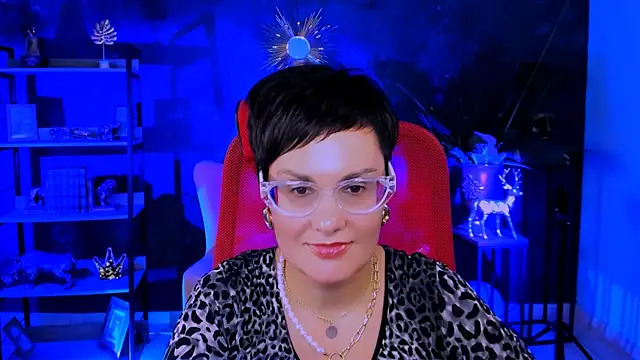 Snapshot of LauraDavidsons chatting on November 28, 2025, 1:11 pm LauraDavidsons online show from November 28, 2025, 1:11 pm