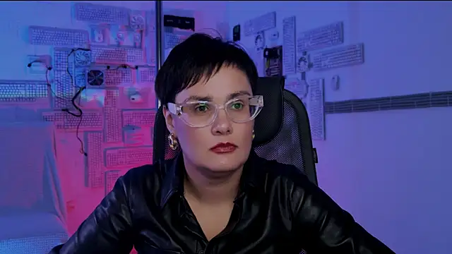 Snapshot of LauraDavidsons chatting on November 9, 2025, 4:55 pm LauraDavidsons online show from November 9, 2025, 4:55 pm