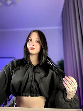 YourLittleDevil online show from September 21, 2025, 1:27 pm