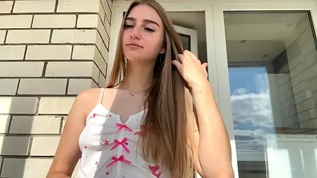 SweetJinny88 online show from September 12, 2025, 7:08 am