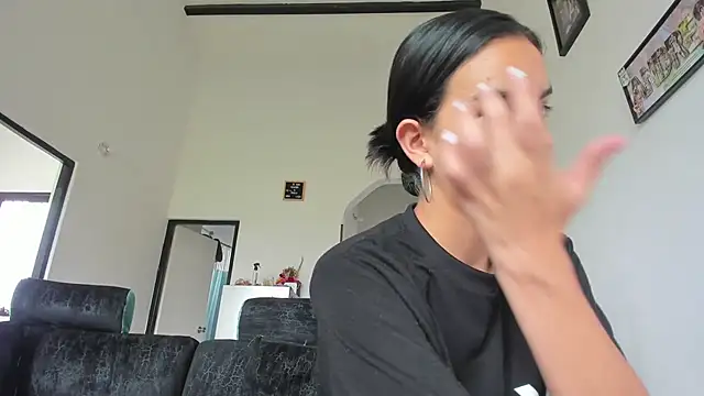 blinkiii  online show from April 13, 2026, 4:11 pm