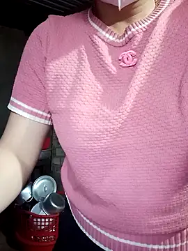 merylove-00 online show from February 11, 2026, 10:37 am