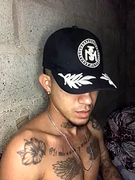 Snapshot of tattoos22 chatting on November 11, 2025, 11:27 am tattoos22 online show from November 11, 2025, 11:27 am