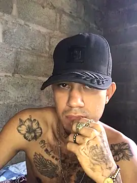 Snapshot of tattoos22 chatting on October 24, 2025, 2:16 pm tattoos22 online show from October 24, 2025, 2:16 pm