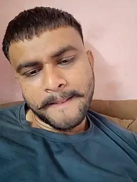 Snapshot of Frvgggghh chatting on February 25, 2026, 3:29 am Frvgggghh online show from February 25, 2026, 3:29 am