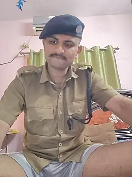 Snapshot of Frvgggghh chatting on January 6, 2026, 9:13 am Frvgggghh online show from January 6, 2026, 9:13 am