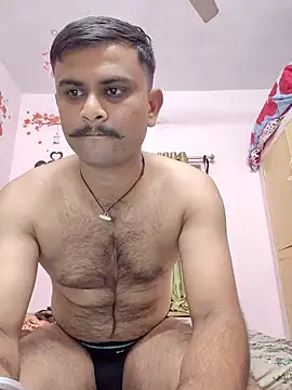 Snapshot of Frvgggghh chatting on December 17, 2025, 6:02 pm Frvgggghh online show from December 17, 2025, 6:02 pm