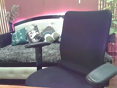 shaalu sharma online show from November 1, 2025, 8:08 am