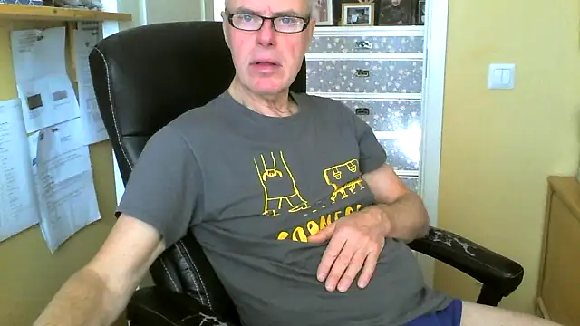 Snapshot of Klipparn chatting on March 4, 2026, 7:27 am Klipparn online show from March 4, 2026, 7:27 am