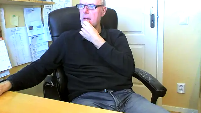 Snapshot of Klipparn chatting on February 23, 2026, 8:48 am Klipparn online show from February 23, 2026, 8:48 am