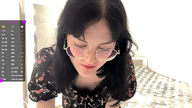 FakeLamb online show from October 4, 2025, 7:04 pm