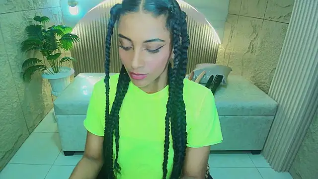 katty berry r online show from September 22, 2025, 8:04 pm