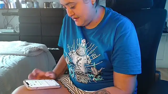 Snapshot of Prill940 chatting on October 8, 2025, 7:32 am Prill940 online show from October 8, 2025, 7:32 am