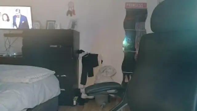 Snapshot of Prill940 chatting on November 5, 2025, 6:27 am Prill940 online show from November 5, 2025, 6:27 am