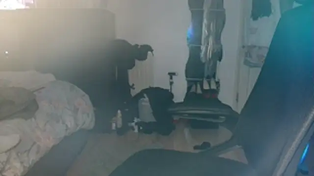 Snapshot of Prill940 chatting on October 19, 2025, 5:10 am Prill940 online show from October 19, 2025, 5:10 am