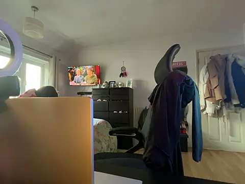 Snapshot of Prill940 chatting on December 14, 2025, 8:20 am Prill940 online show from December 14, 2025, 8:20 am