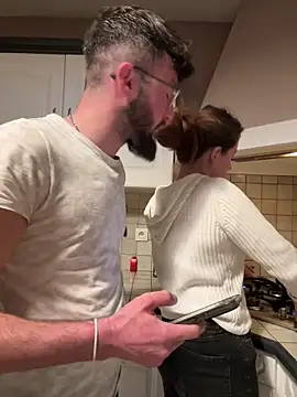 Snapshot of duomagique_off chatting on March 16, 2026, 8:00 pm duomagique off online show from March 16, 2026, 8:00 pm