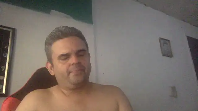 Snapshot of Katracho6969 chatting on April 3, 2026, 8:26 pm Katracho6969 online show from April 3, 2026, 8:26 pm