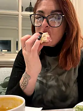 Snapshot of IrishmilfAnna chatting on September 16, 2025, 1:23 pm IrishmilfAnna online show from September 16, 2025, 1:23 pm