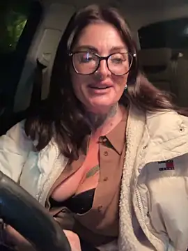 IrishmilfAnna online show from May 2, 2026, 10:04 pm