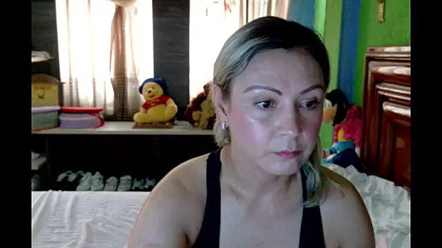  Charlize theron  online show from May 5, 2026, 7:39 pm