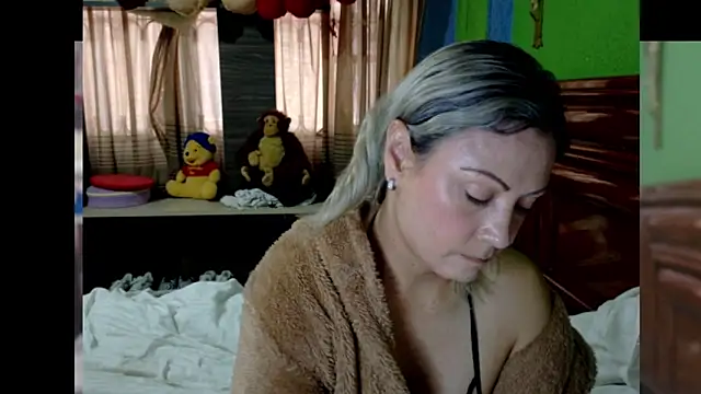  Charlize theron  online show from March 6, 2026, 10:16 pm