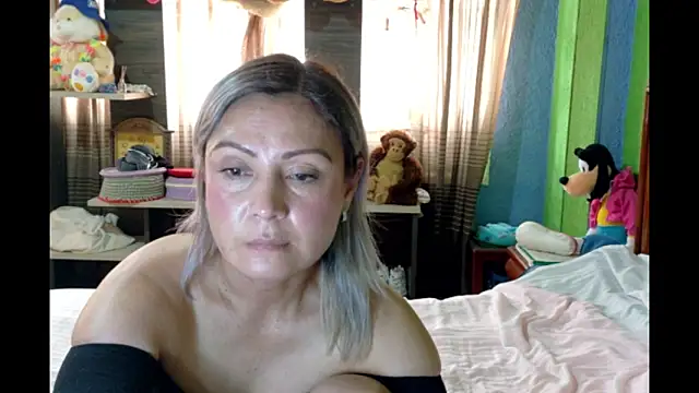 Snapshot of _Charlize_theron_ chatting on May 8, 2026, 6:01 pm Charlize theron online show from May 8, 2026, 6:01 pm