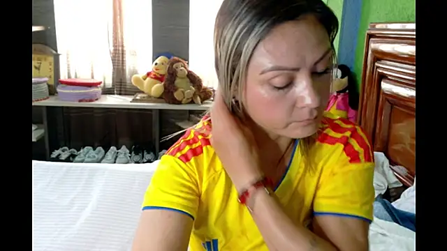 Snapshot of _Charlize_theron_ chatting on June 23, 2026, 6:39 pm Charlize theron online show from June 23, 2026, 6:39 pm