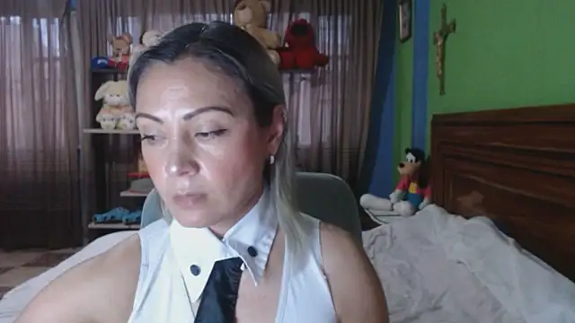  Charlize theron  online show from November 22, 2025, 10:30 pm