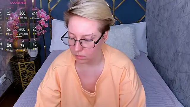 Snapshot of AlexandraGreen chatting on March 2, 2026, 9:00 pm AlexandraGreen online show from March 2, 2026, 9:00 pm