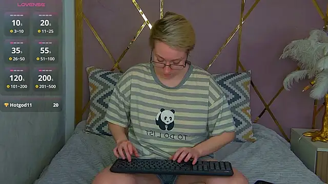 Snapshot of AlexandraGreen chatting on February 26, 2026, 10:21 pm AlexandraGreen online show from February 26, 2026, 10:21 pm