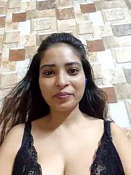 QUEEN-ADITI online show from October 2, 2025, 3:21 am