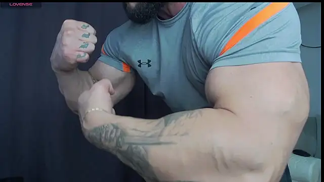 RickyMiami1 online show from November 9, 2025, 6:23 pm