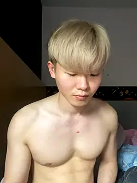 Snapshot of zachlee_69 chatting on October 15, 2025, 4:11 am zachlee 69 online show from October 15, 2025, 4:11 am