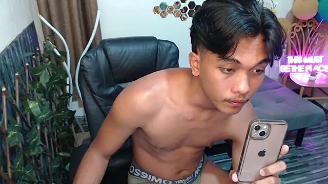 Snapshot of chris_hot_asian_loverboy chatting on November 22, 2025, 3:11 pm chris hot asian loverboy online show from November 22, 2025, 3:11 pm