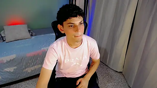 dilan hott  online show from September 29, 2025, 10:48 pm