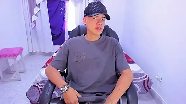 maxthomson boy online show from September 23, 2025, 9:00 pm