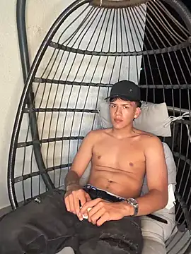 maxthomson boy online show from April 8, 2026, 11:50 pm