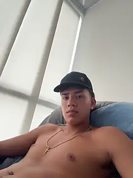 maxthomson boy online show from April 7, 2026, 9:05 pm