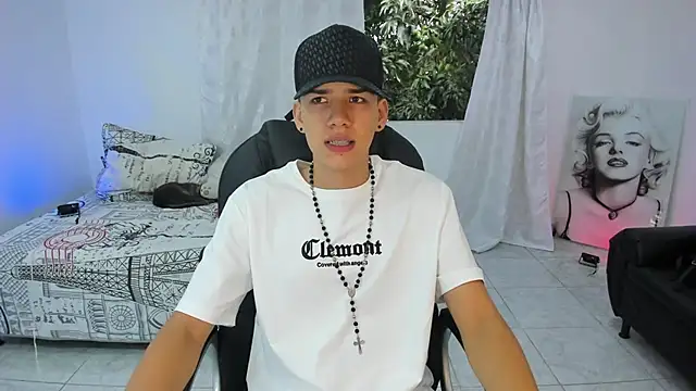 maxthomson boy online show from October 3, 2025, 7:59 pm