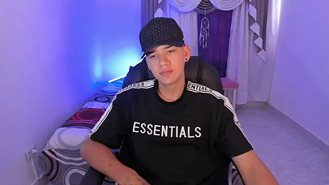 maxthomson boy online show from September 13, 2025, 4:40 pm