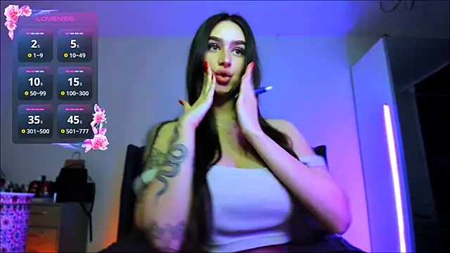 Veronica Larsson online show from September 27, 2025, 6:25 pm