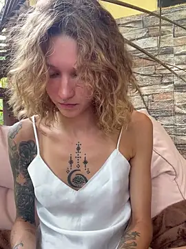 Snapshot of __grace__ chatting on February 13, 2026, 5:18 am grace online show from February 13, 2026, 5:18 am