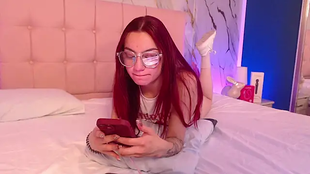 Red kytty6 online show from December 16, 2025, 3:16 pm