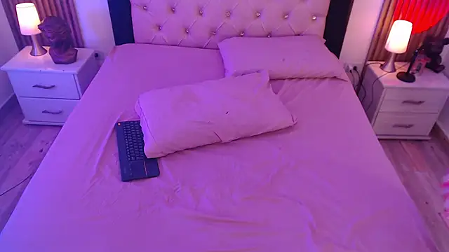 Red kytty6 online show from September 29, 2025, 8:03 pm