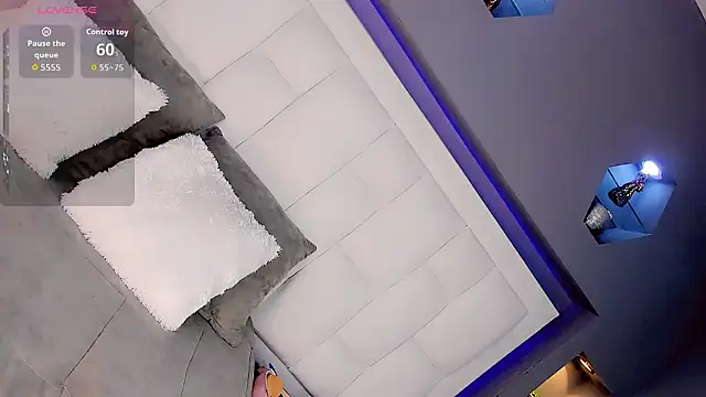 DaniielaV online show from March 13, 2026, 8:36 pm