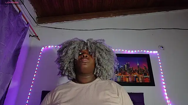 ebony NeighborMoans online show from April 30, 2026, 3:13 am