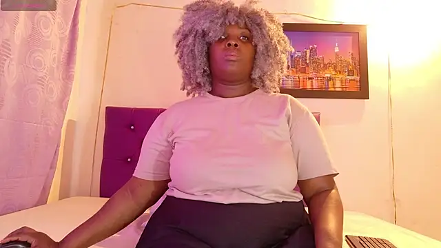 Snapshot of ebony_NeighborMoans chatting on June 2, 2026, 7:36 pm ebony NeighborMoans online show from June 2, 2026, 7:36 pm