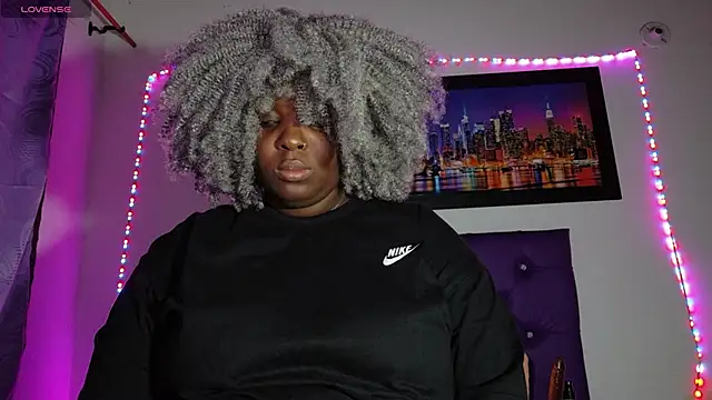 ebony NeighborMoans online show from April 28, 2026, 3:11 am